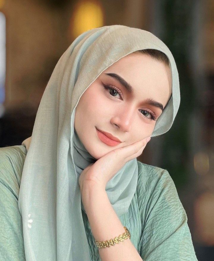 Lina - أنثى - 20 سنة - سوريا