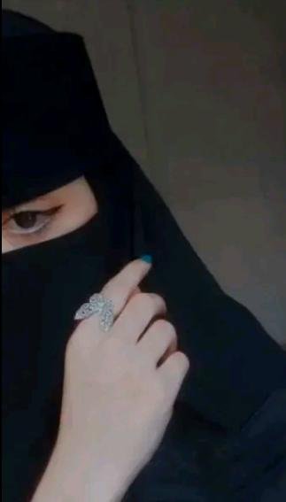جنات اردام - أنثى - 23 سنة - اليمن