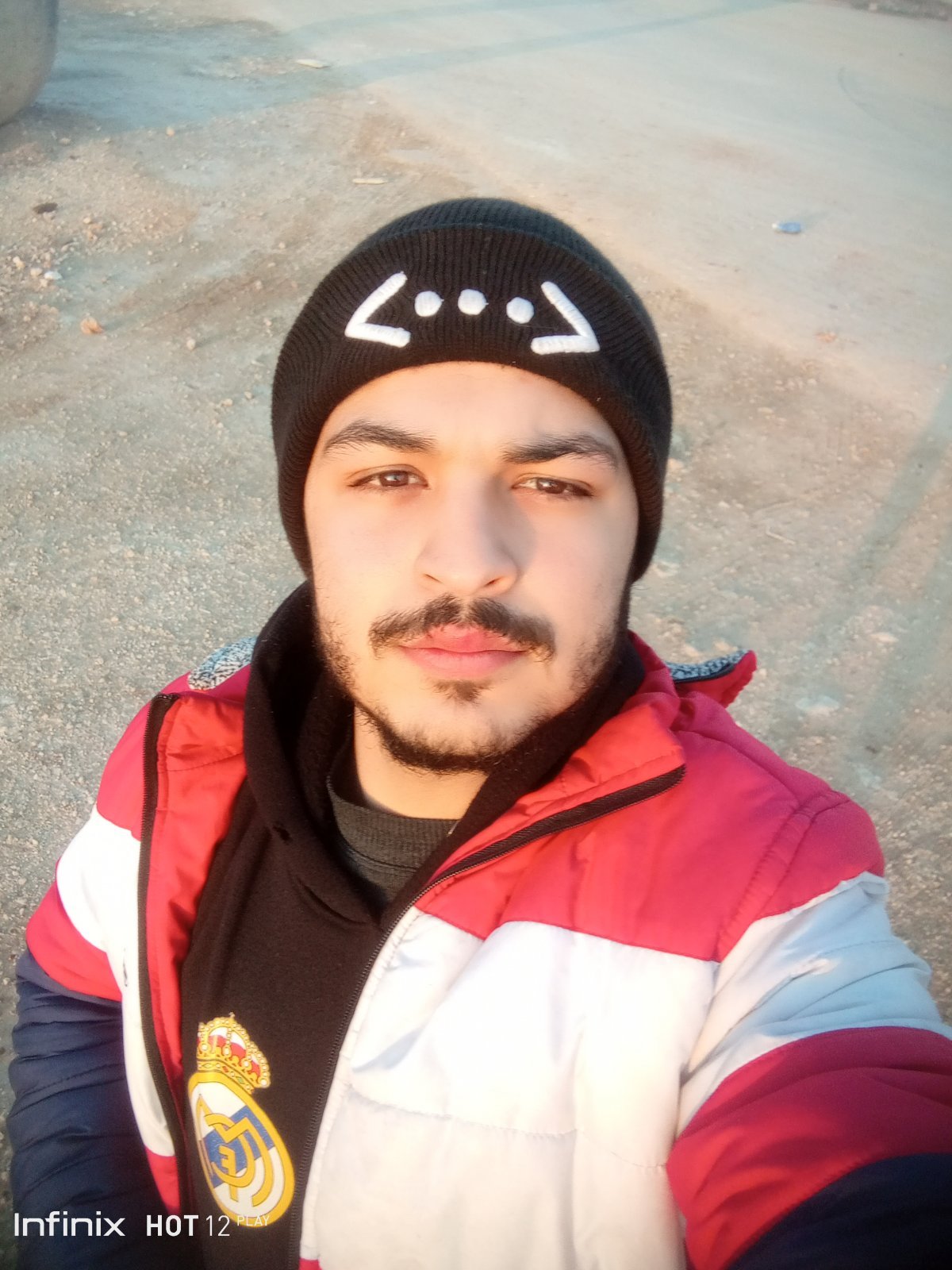 محمود حج حسن - ذكر - 20 سنة - سوريا