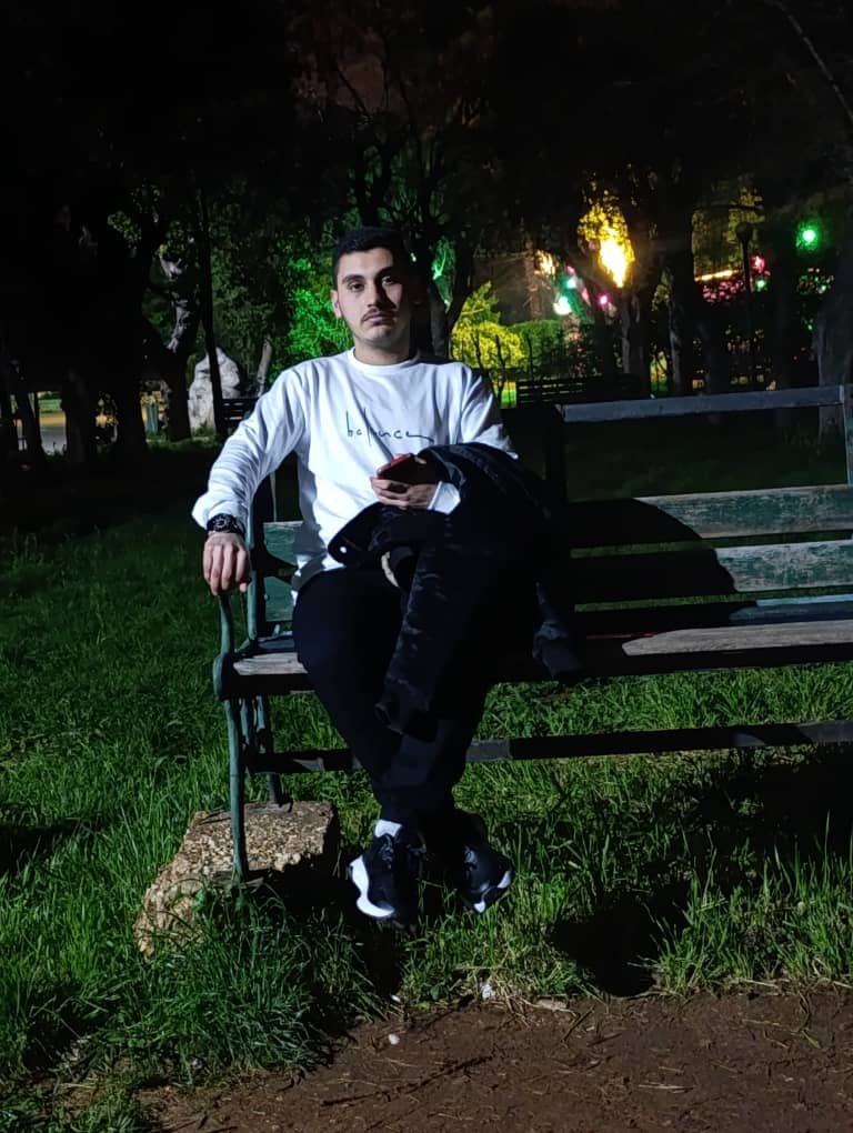 محمود حفار - ذكر - 19 سنة - سوريا