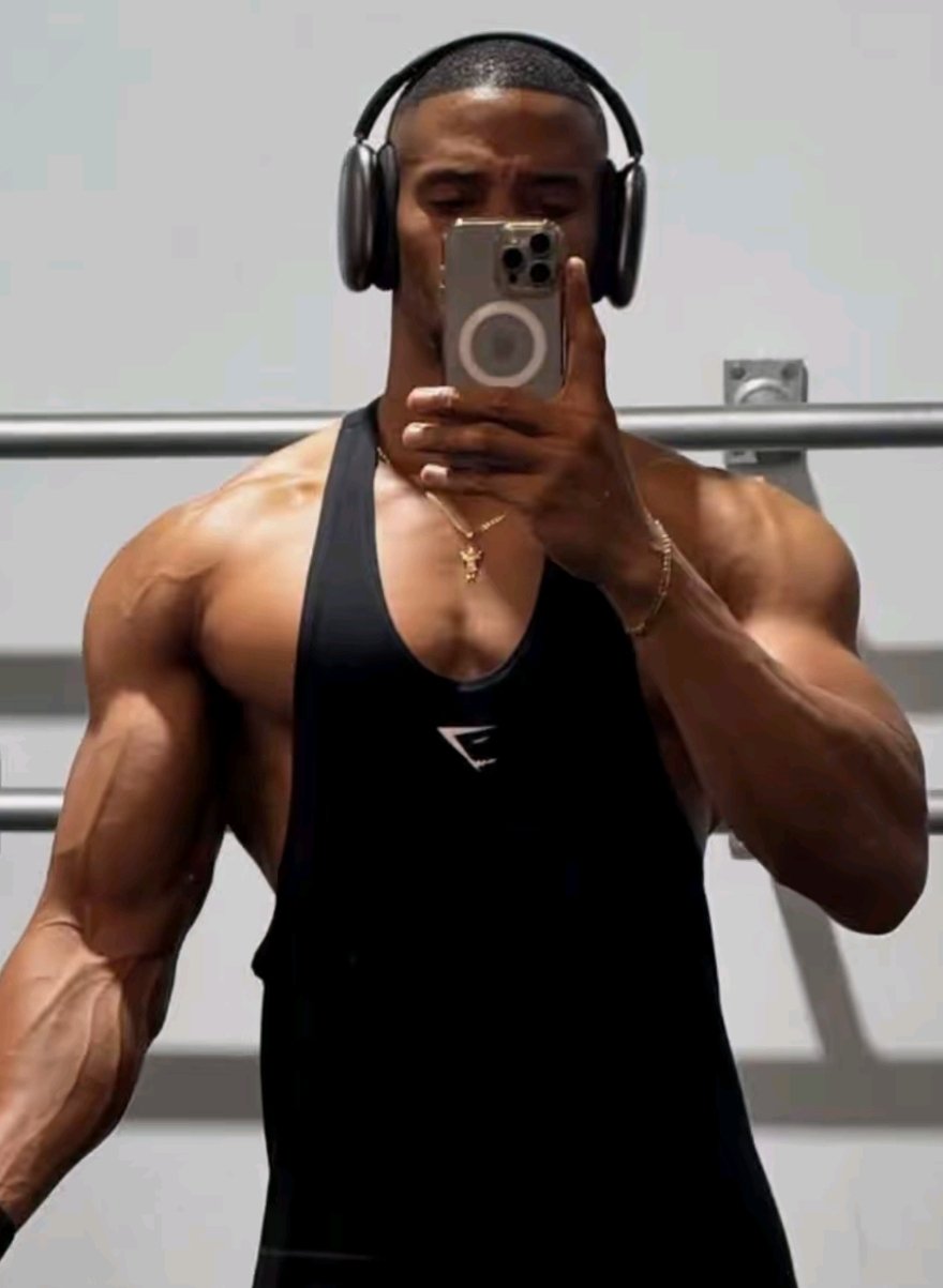 Mouhamadou Fofana - ذكر - 24 سنة - السعودية